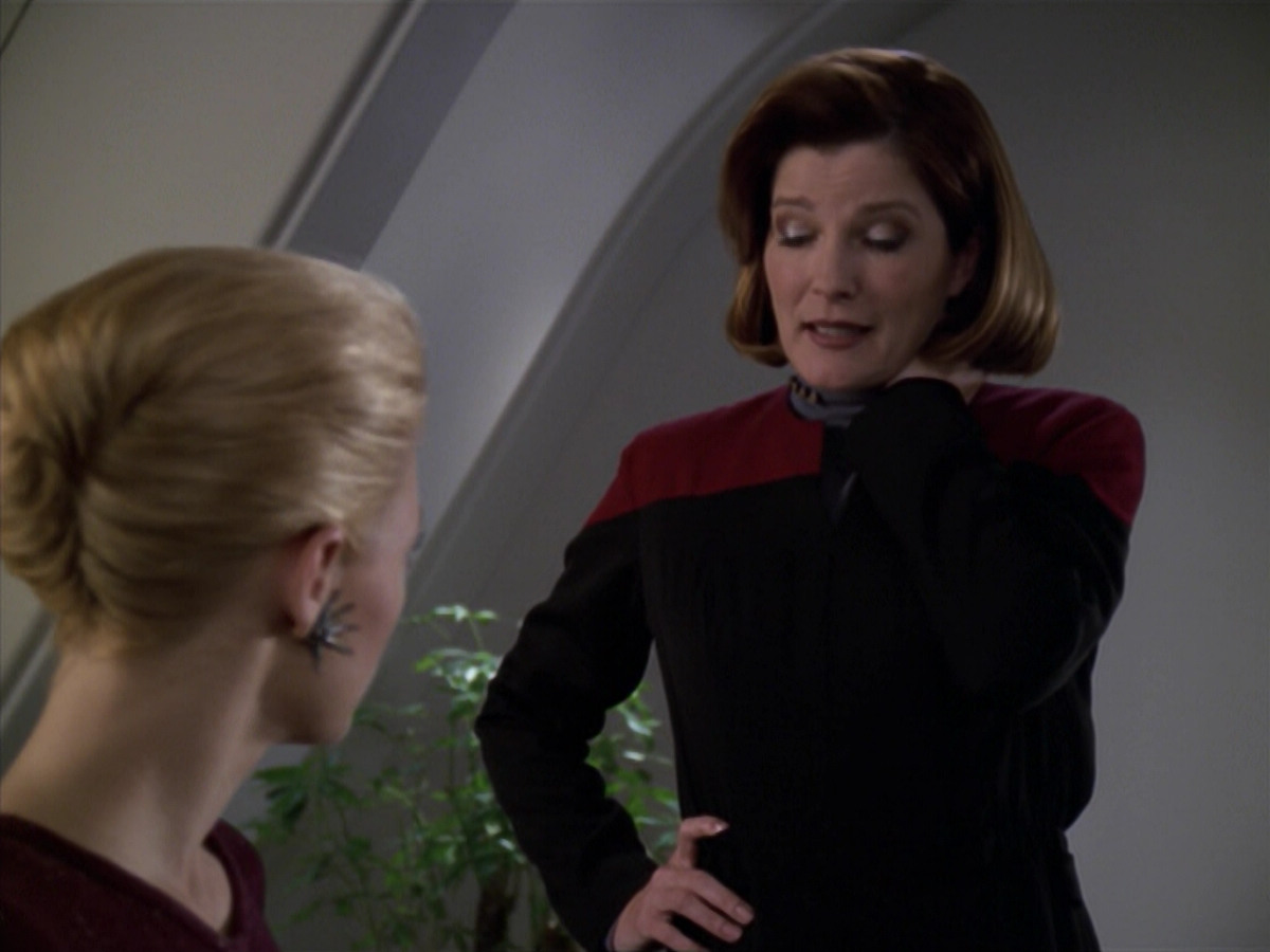 extant_StarTrek_VOY_5x20-ThinkTank_02070.jpg