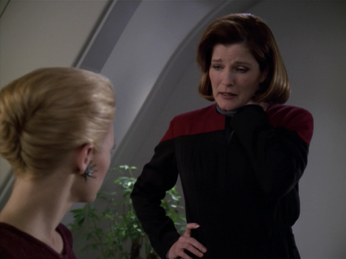 extant_StarTrek_VOY_5x20-ThinkTank_02072.jpg