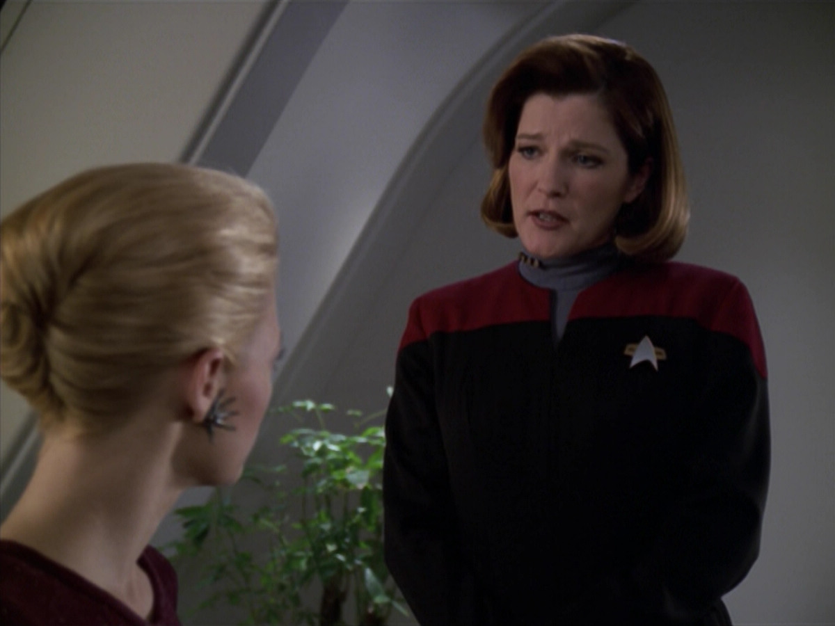 extant_StarTrek_VOY_5x20-ThinkTank_02081.jpg