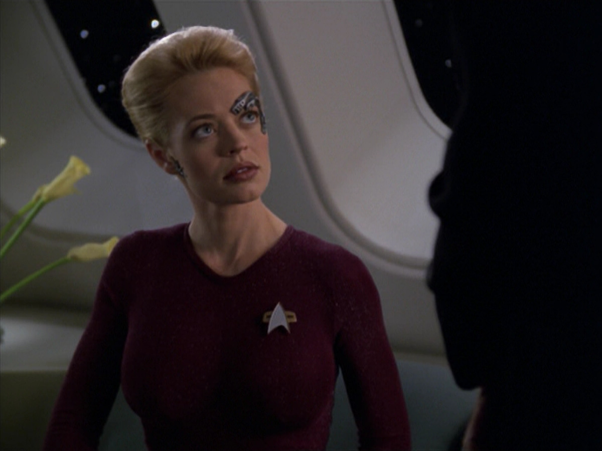extant_StarTrek_VOY_5x20-ThinkTank_02084.jpg