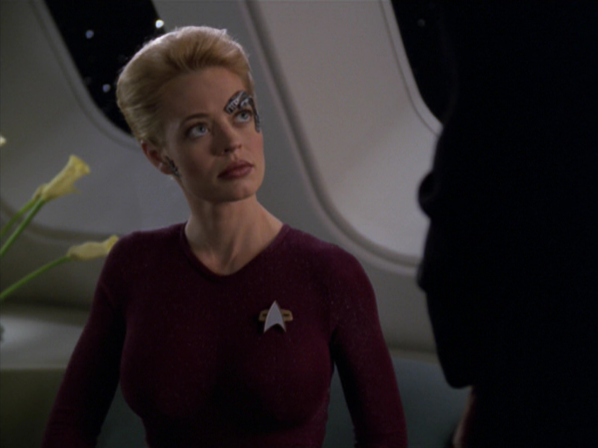 extant_StarTrek_VOY_5x20-ThinkTank_02087.jpg