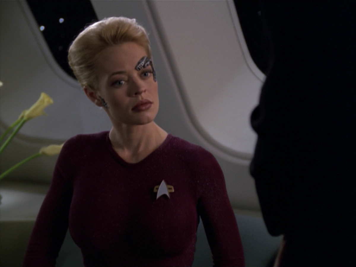 extant_StarTrek_VOY_5x20-ThinkTank_02095.jpg