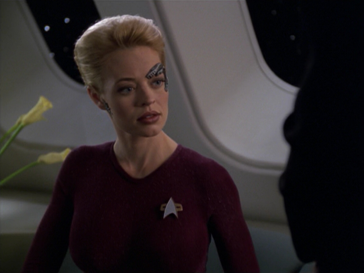 extant_StarTrek_VOY_5x20-ThinkTank_02099.jpg
