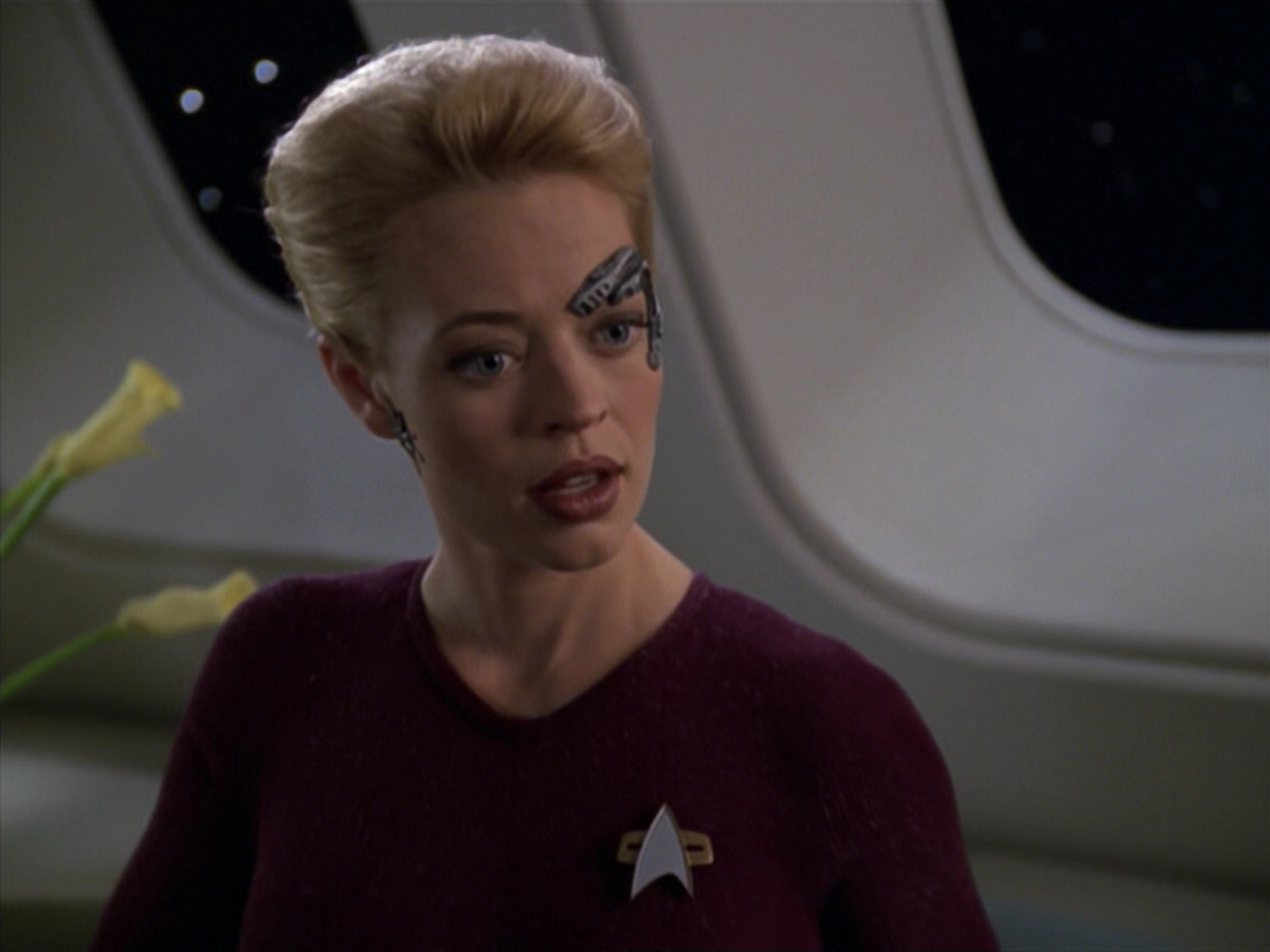 extant_StarTrek_VOY_5x20-ThinkTank_02104.jpg