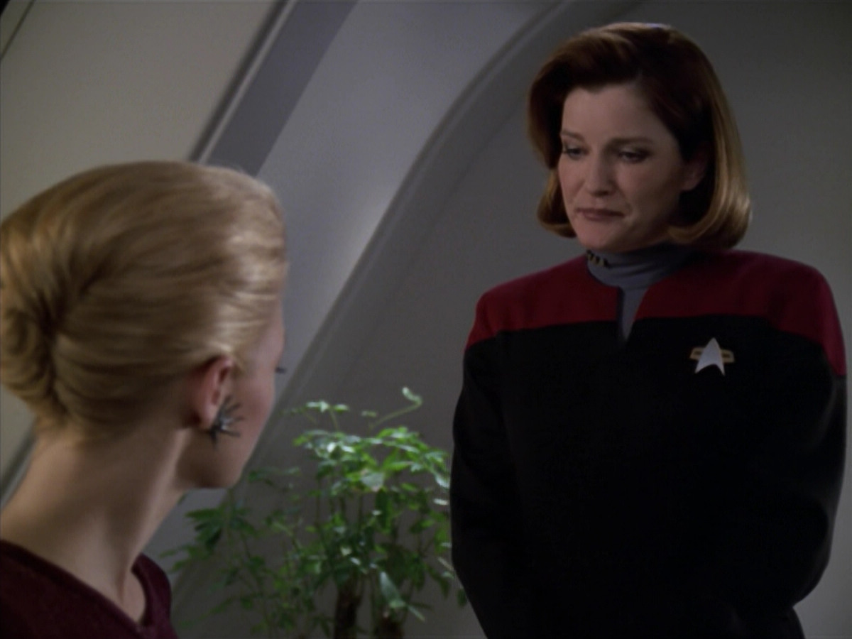extant_StarTrek_VOY_5x20-ThinkTank_02122.jpg