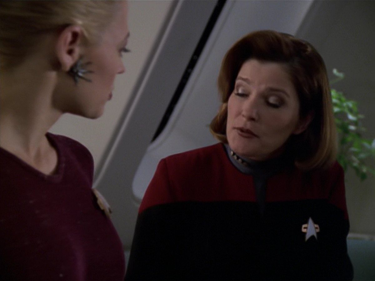 extant_StarTrek_VOY_5x20-ThinkTank_02128.jpg