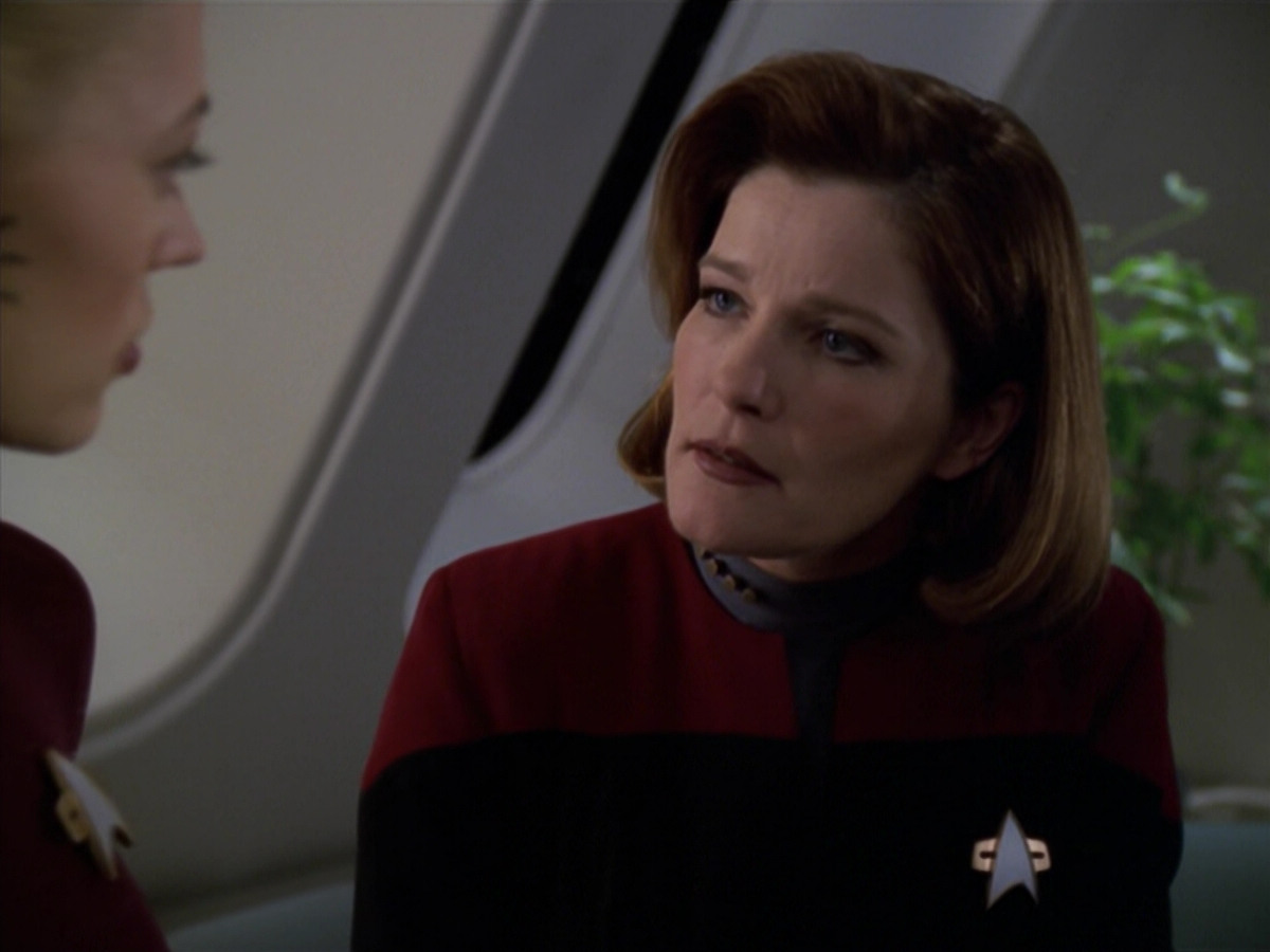 extant_StarTrek_VOY_5x20-ThinkTank_02134.jpg