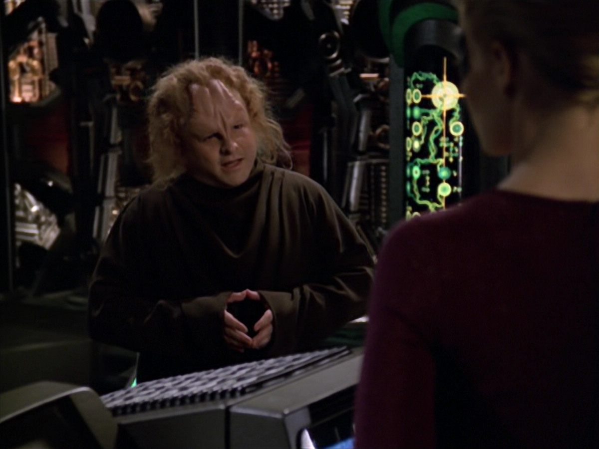 extant_StarTrek_VOY_5x20-ThinkTank_02169.jpg