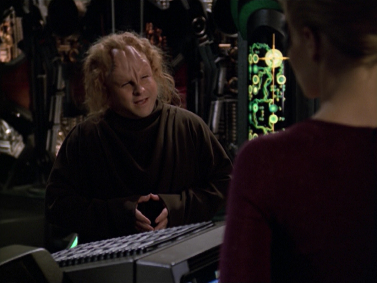 extant_StarTrek_VOY_5x20-ThinkTank_02176.jpg