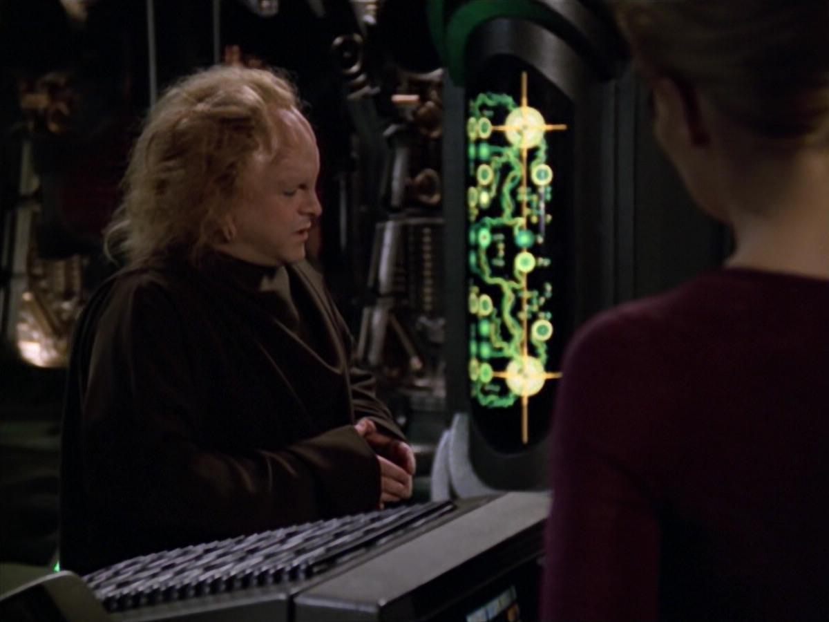 extant_StarTrek_VOY_5x20-ThinkTank_02209.jpg
