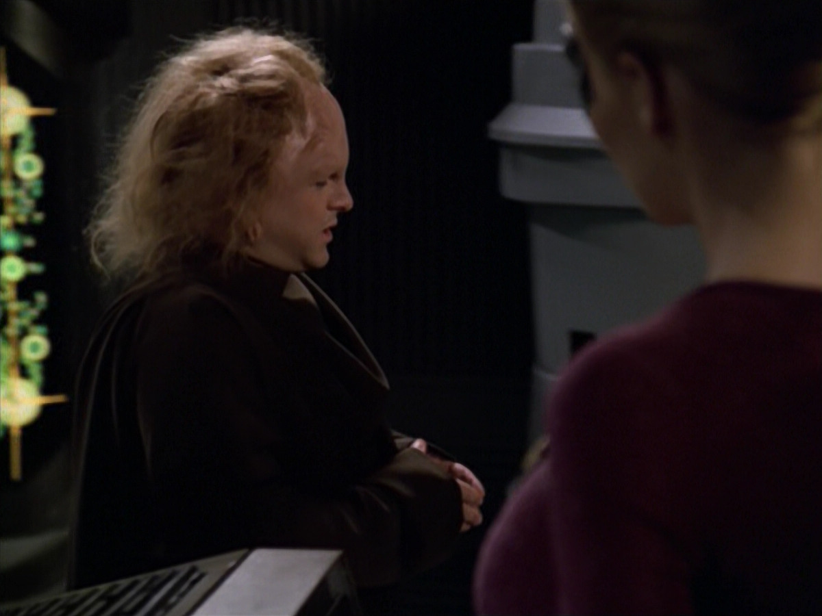 extant_StarTrek_VOY_5x20-ThinkTank_02212.jpg