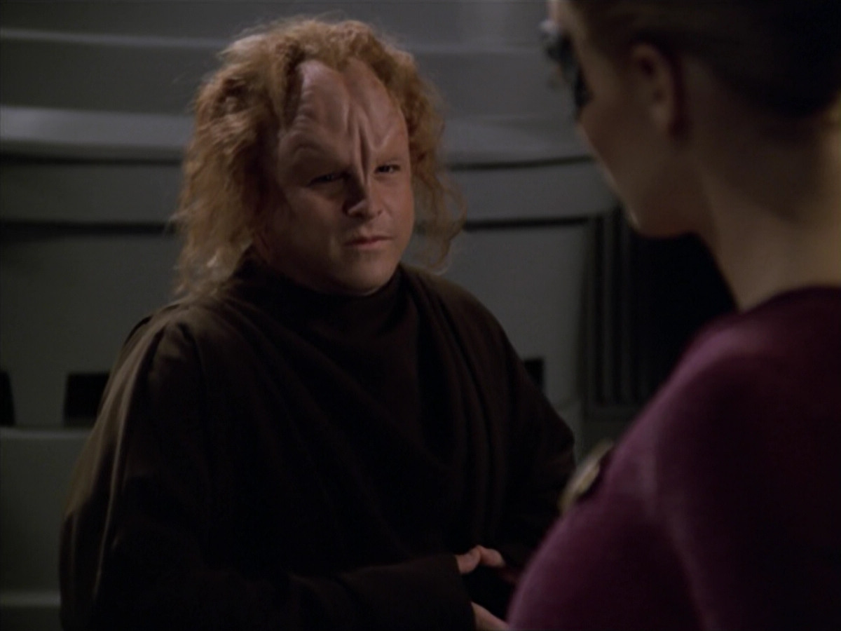 extant_StarTrek_VOY_5x20-ThinkTank_02215.jpg