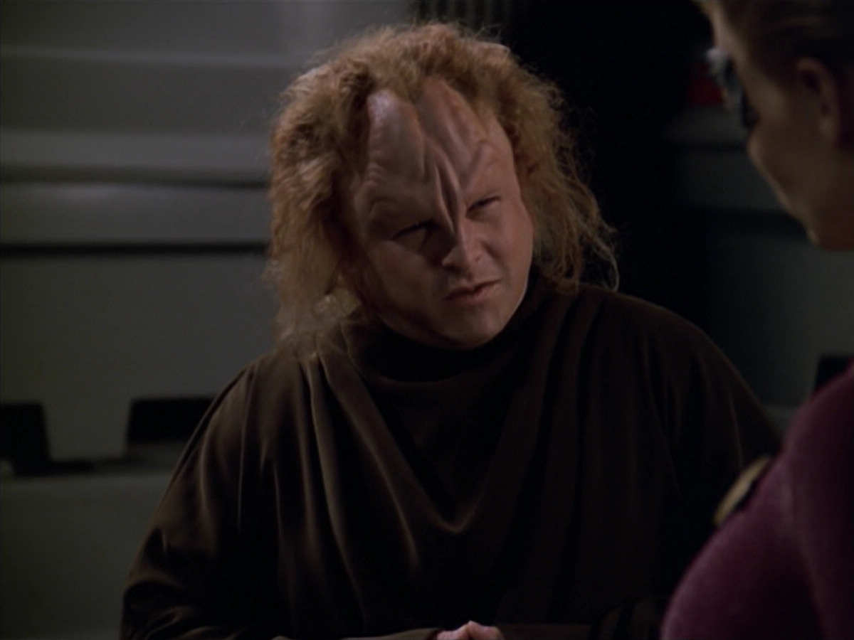 extant_StarTrek_VOY_5x20-ThinkTank_02246.jpg