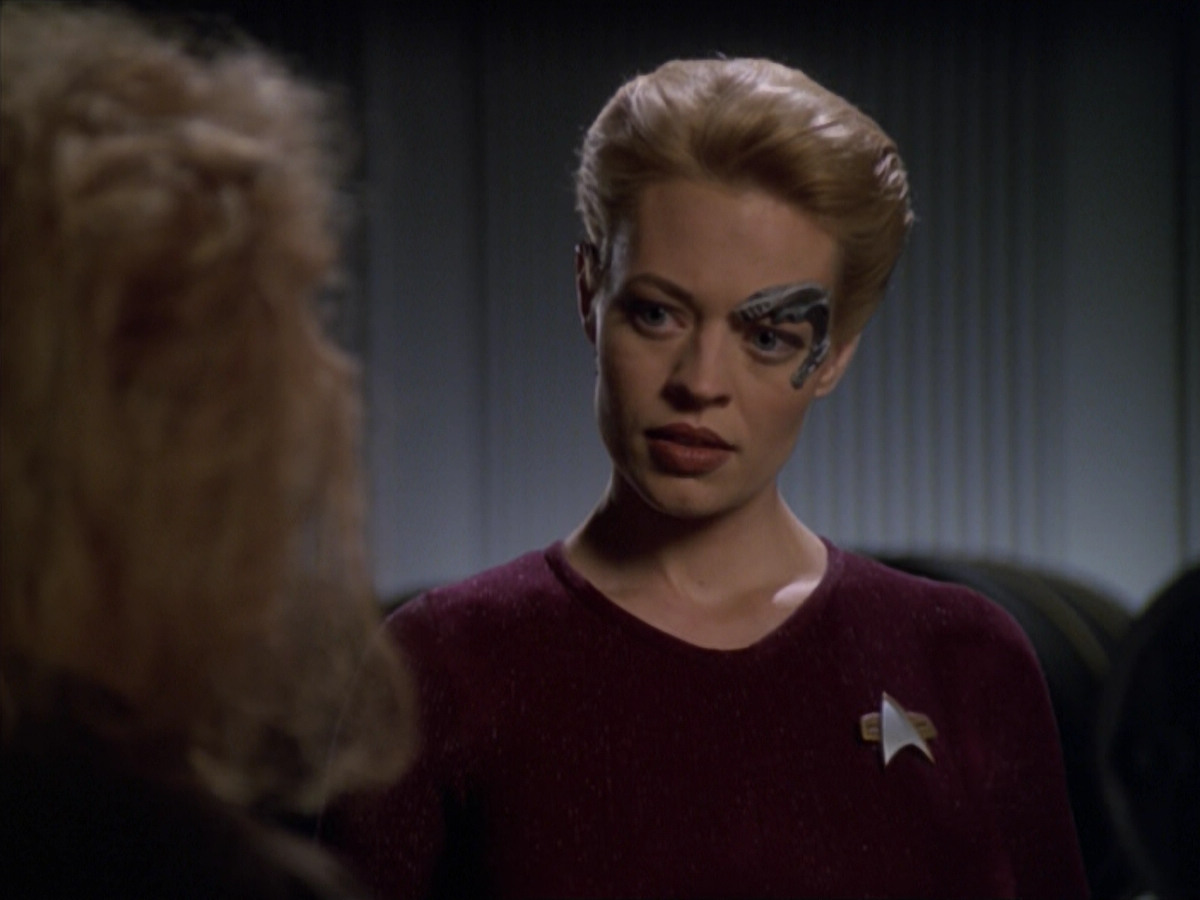 extant_StarTrek_VOY_5x20-ThinkTank_02263.jpg