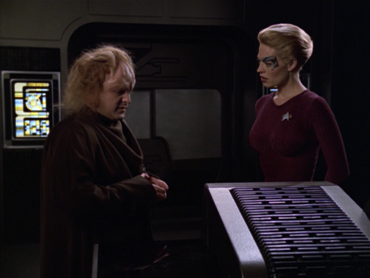 extant_StarTrek_VOY_5x20-ThinkTank_02276.jpg