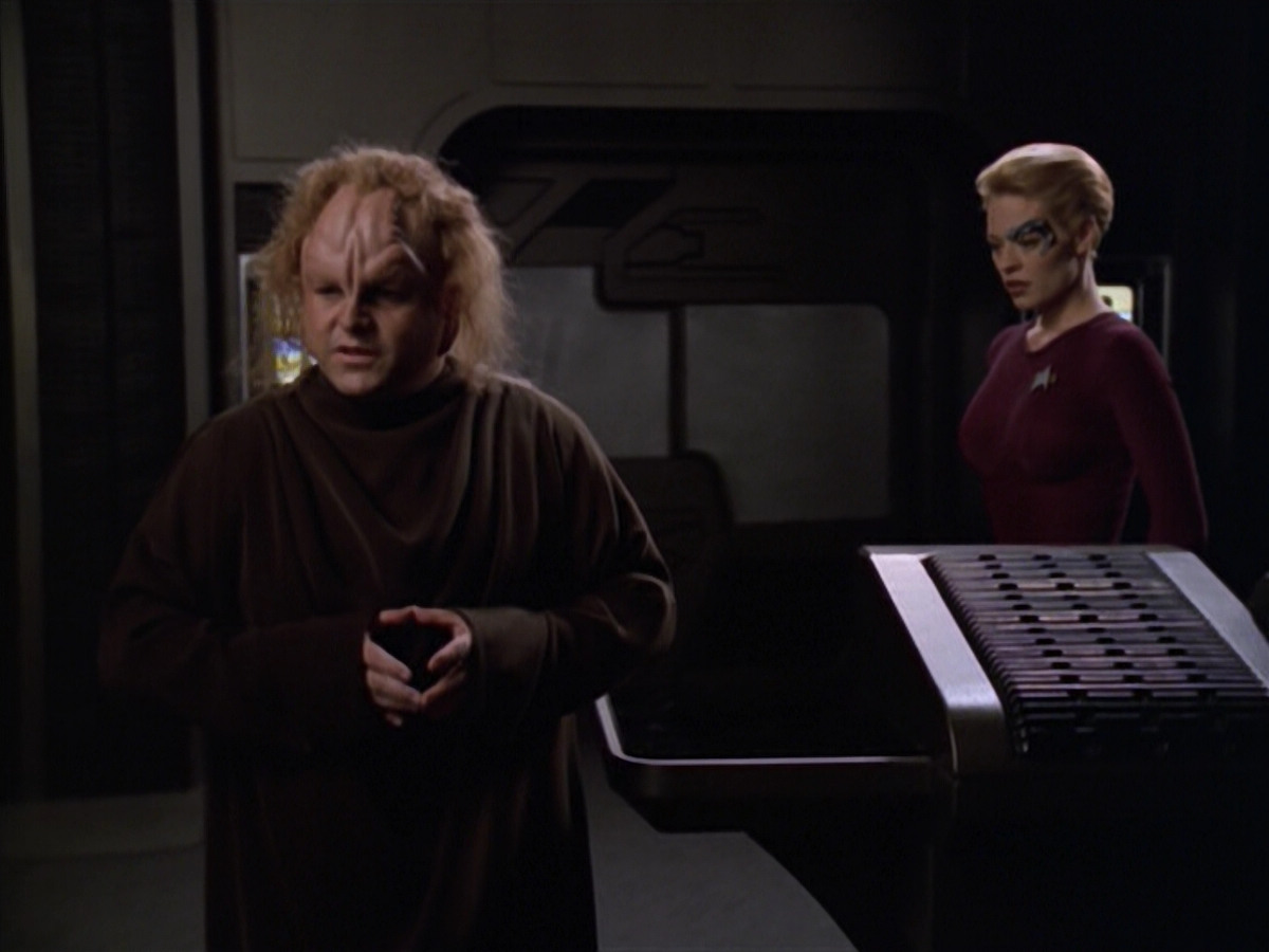 extant_StarTrek_VOY_5x20-ThinkTank_02282.jpg