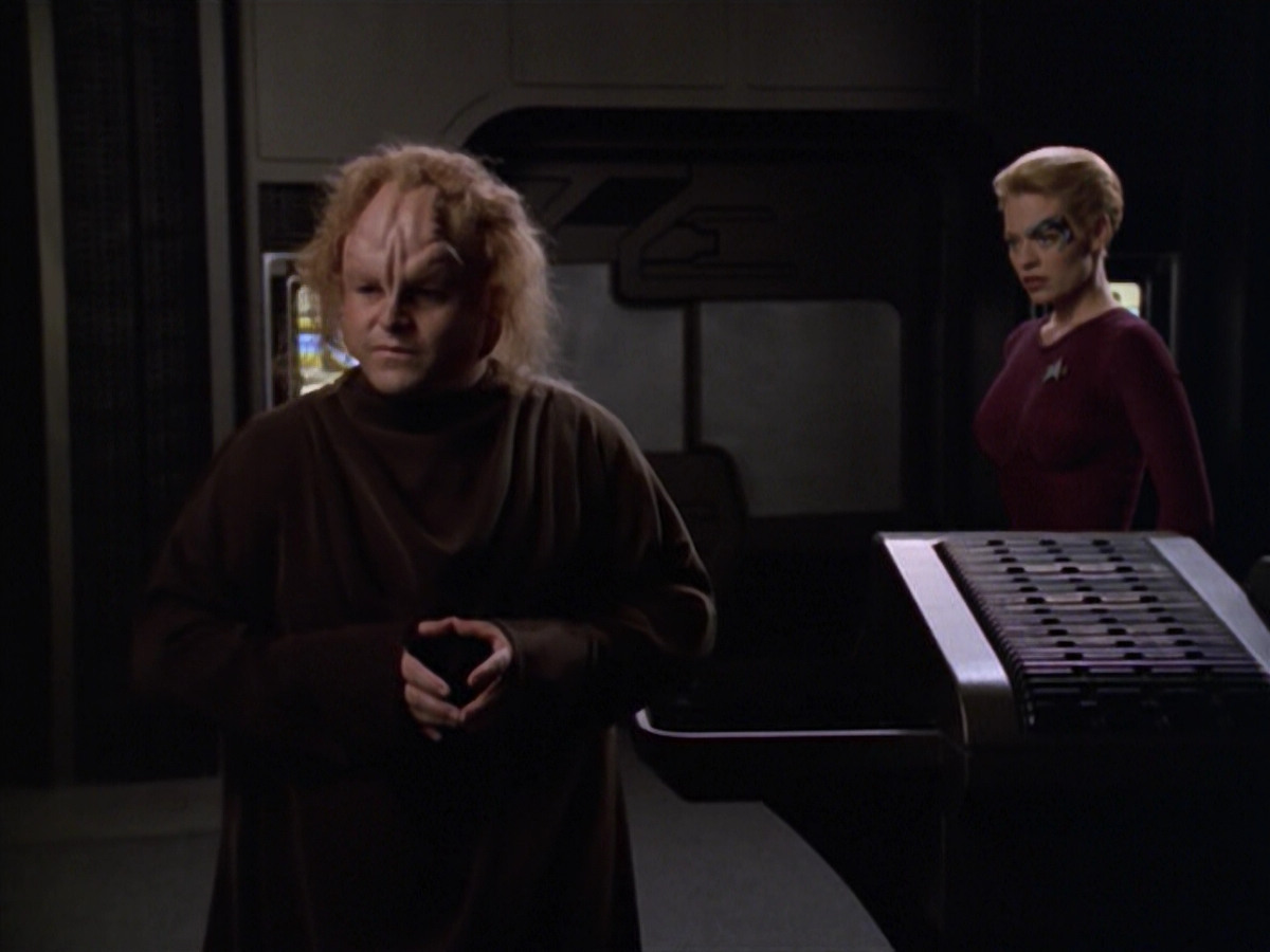 extant_StarTrek_VOY_5x20-ThinkTank_02283.jpg
