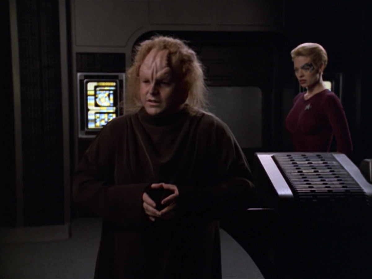 extant_StarTrek_VOY_5x20-ThinkTank_02284.jpg