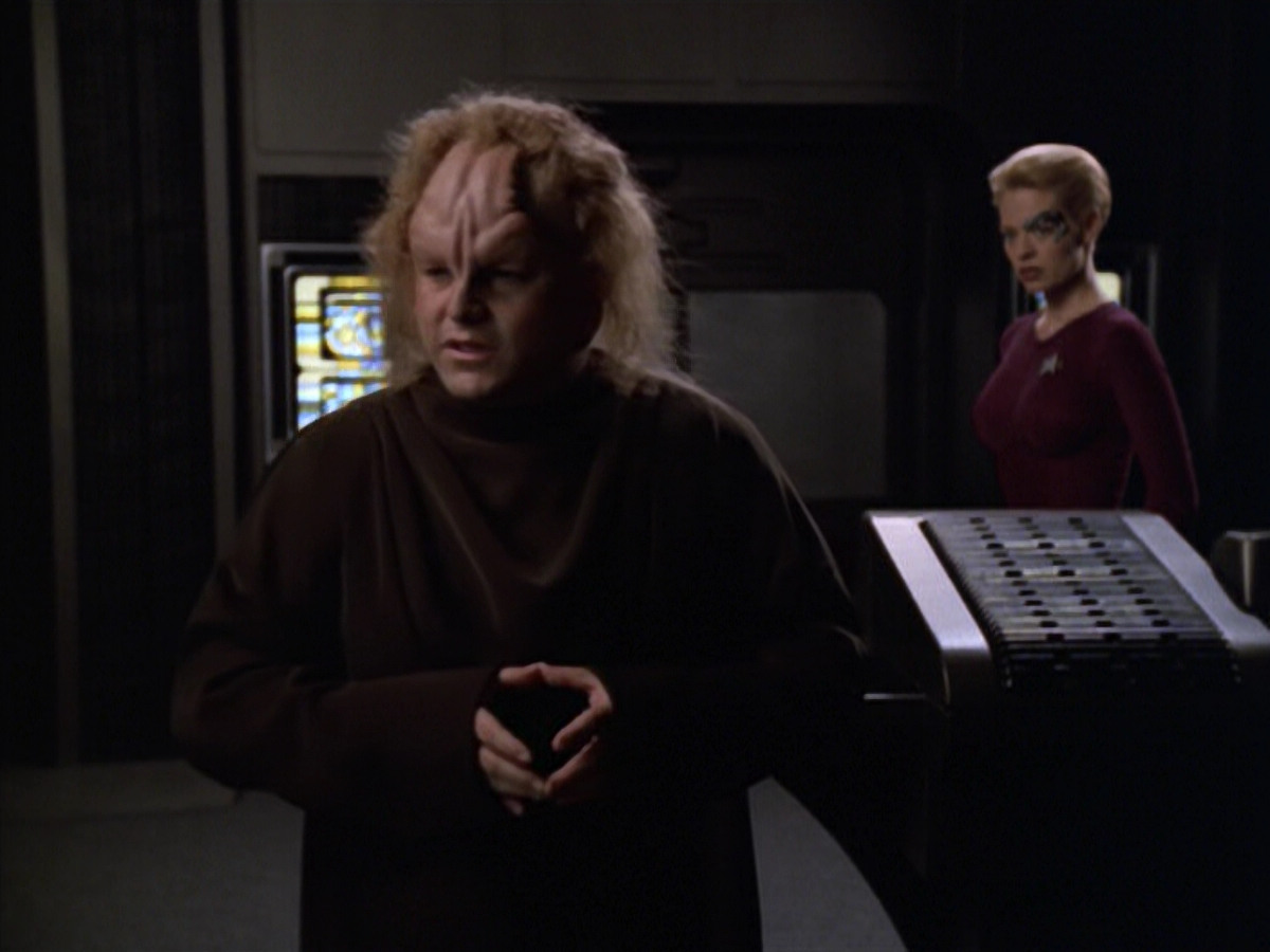 extant_StarTrek_VOY_5x20-ThinkTank_02286.jpg