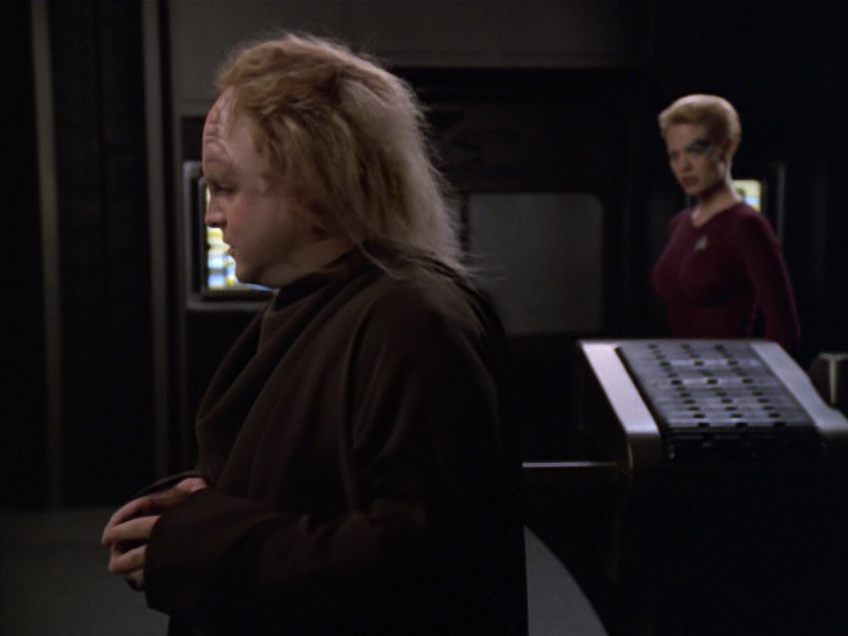 extant_StarTrek_VOY_5x20-ThinkTank_02291.jpg