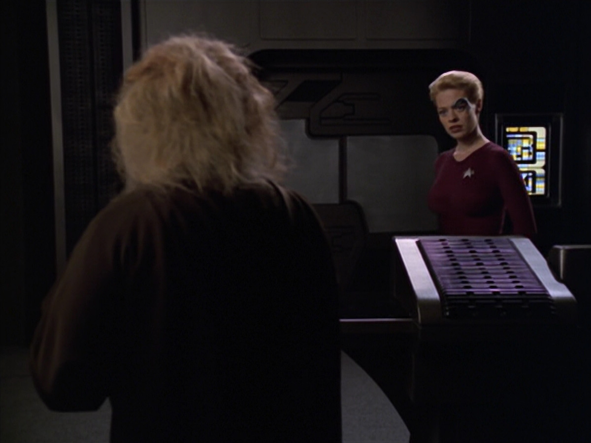 extant_StarTrek_VOY_5x20-ThinkTank_02294.jpg