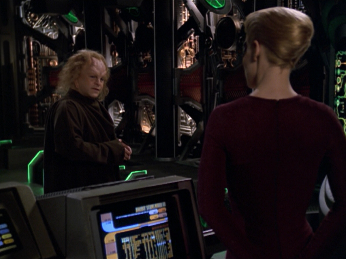 extant_StarTrek_VOY_5x20-ThinkTank_02302.jpg