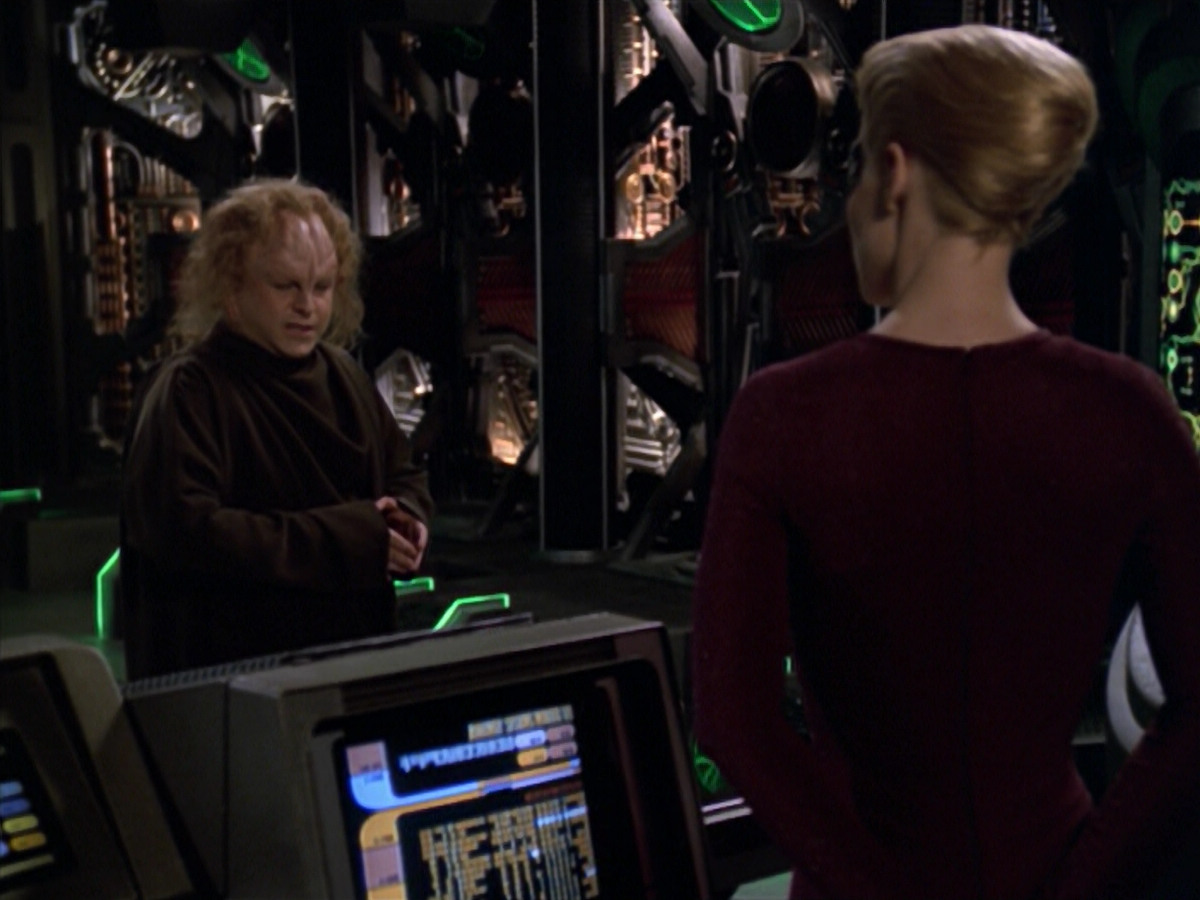 extant_StarTrek_VOY_5x20-ThinkTank_02314.jpg