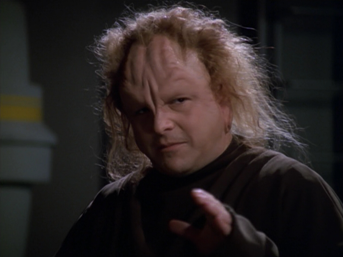 extant_StarTrek_VOY_5x20-ThinkTank_02352.jpg