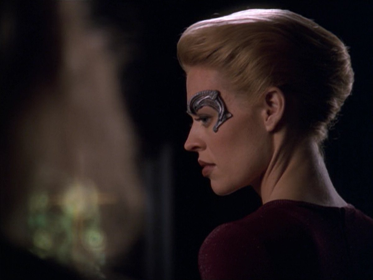 extant_StarTrek_VOY_5x20-ThinkTank_02364.jpg