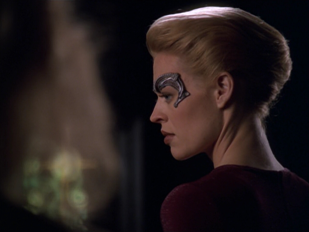 extant_StarTrek_VOY_5x20-ThinkTank_02365.jpg