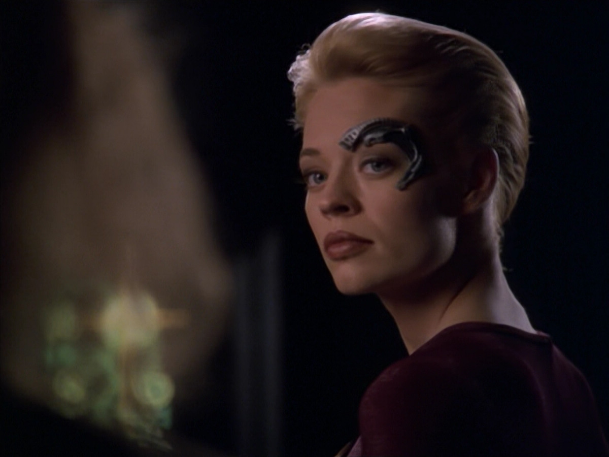 extant_StarTrek_VOY_5x20-ThinkTank_02381.jpg