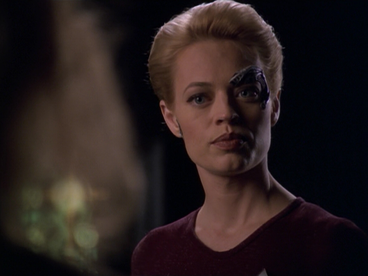 extant_StarTrek_VOY_5x20-ThinkTank_02385.jpg