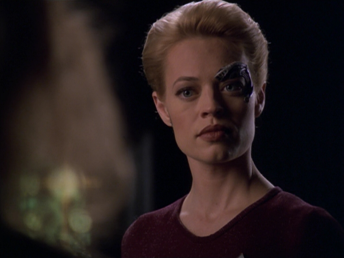 extant_StarTrek_VOY_5x20-ThinkTank_02386.jpg