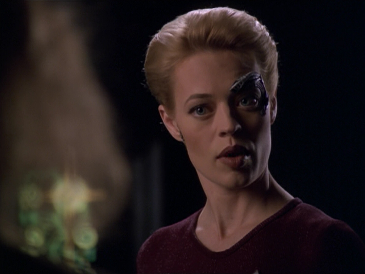 extant_StarTrek_VOY_5x20-ThinkTank_02402.jpg