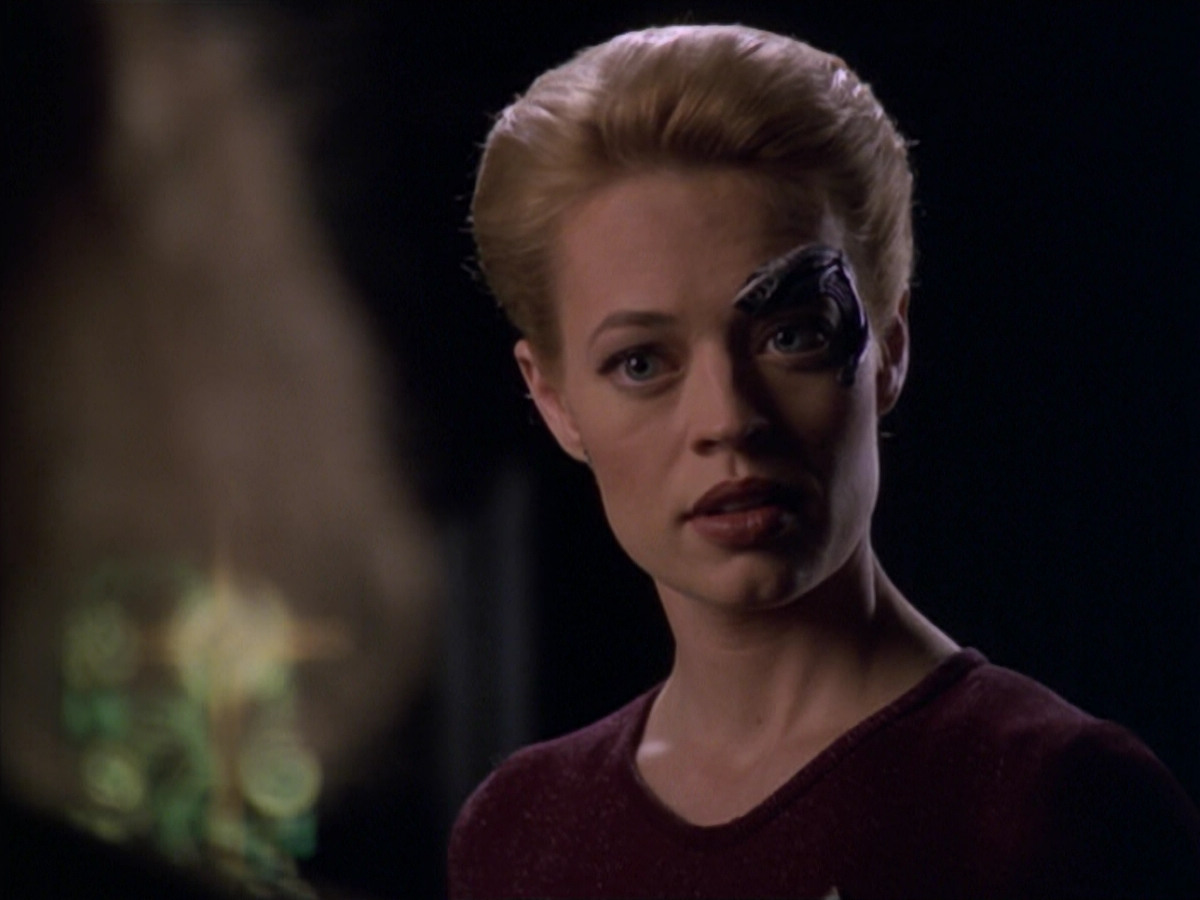 extant_StarTrek_VOY_5x20-ThinkTank_02404.jpg