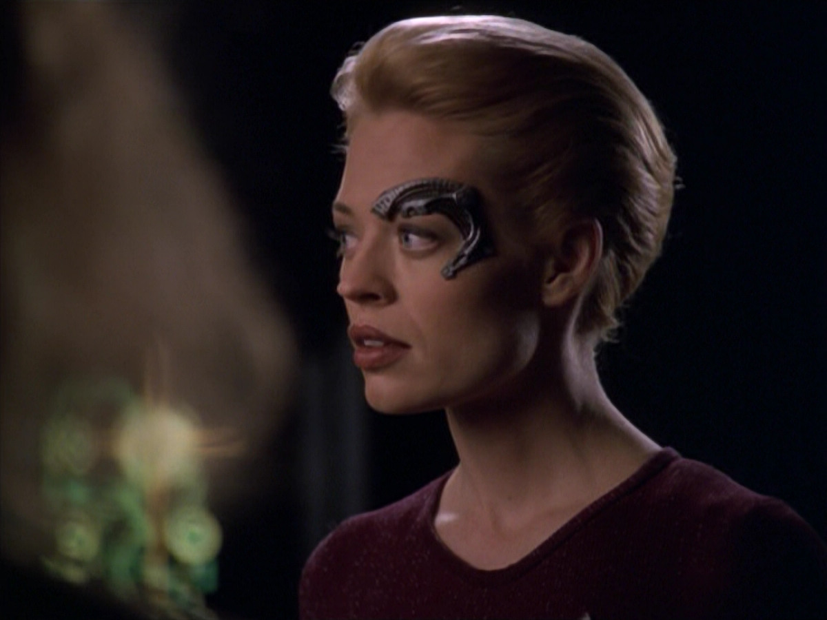 extant_StarTrek_VOY_5x20-ThinkTank_02406.jpg