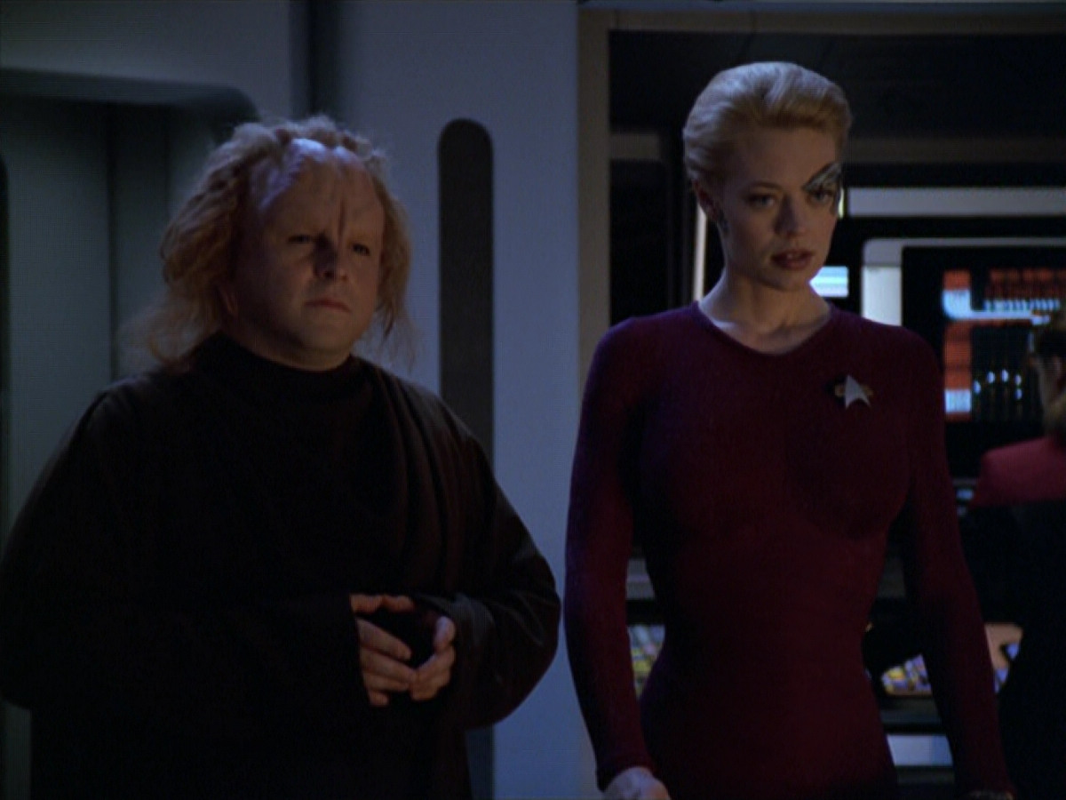 extant_StarTrek_VOY_5x20-ThinkTank_02430.jpg
