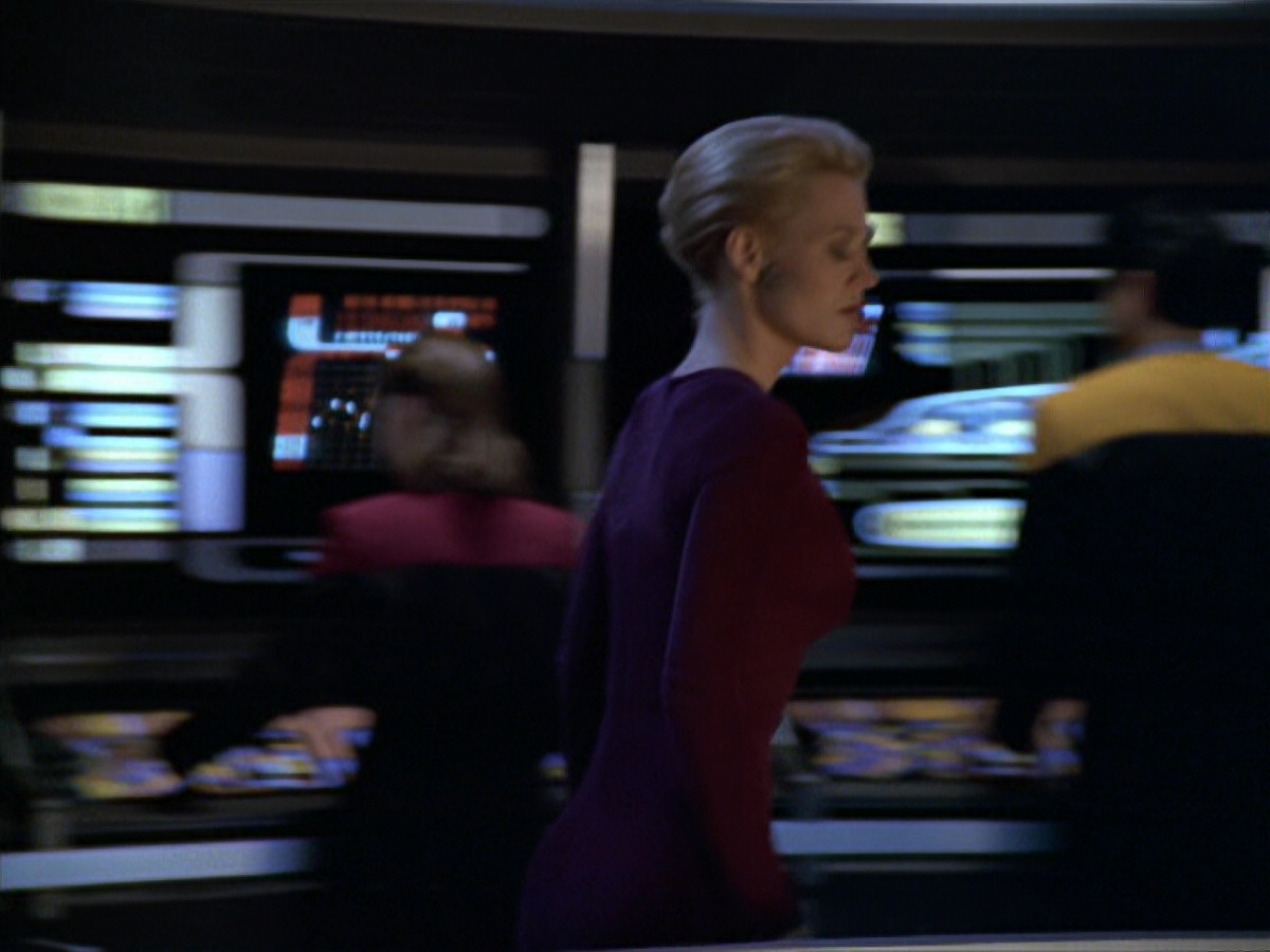 extant_StarTrek_VOY_5x20-ThinkTank_02444.jpg
