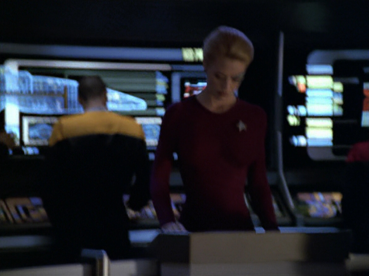 extant_StarTrek_VOY_5x20-ThinkTank_02447.jpg