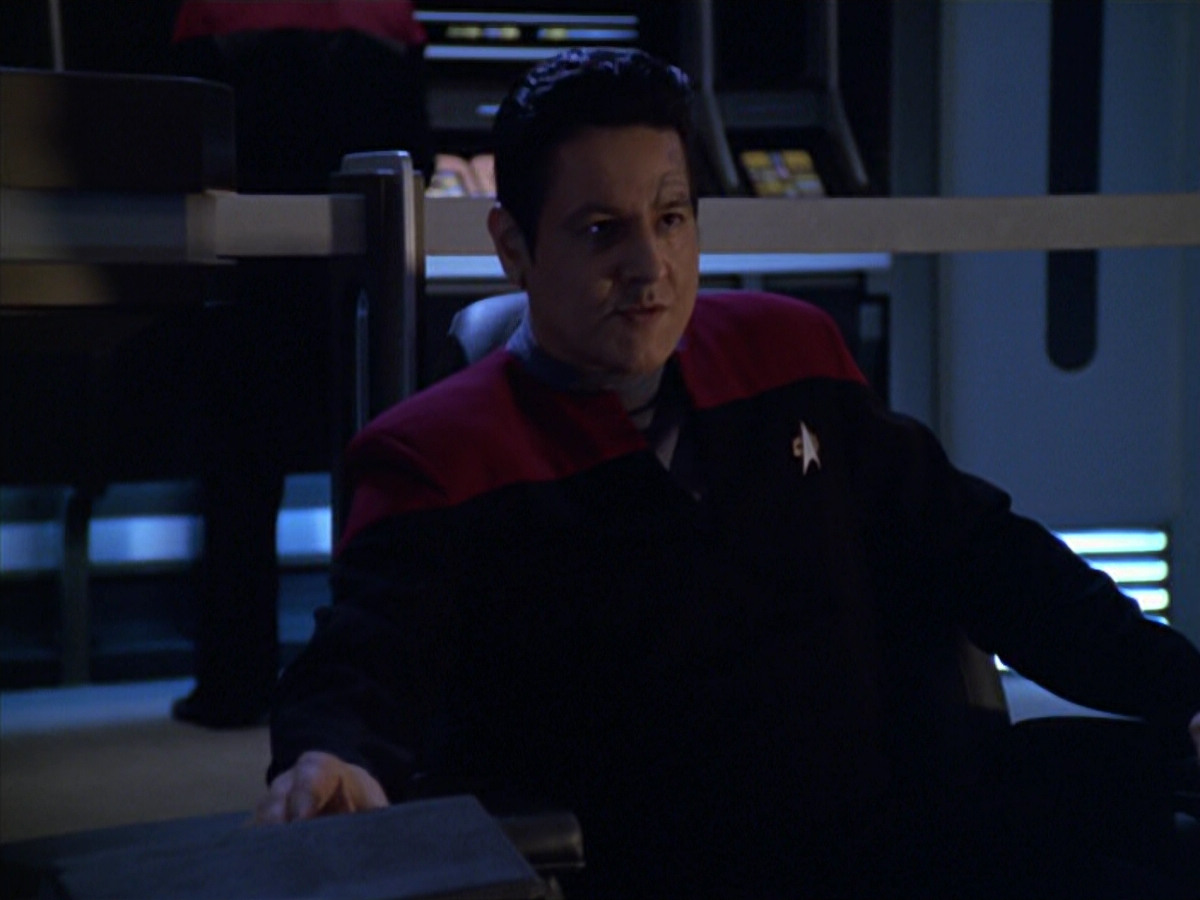 extant_StarTrek_VOY_5x20-ThinkTank_02459.jpg
