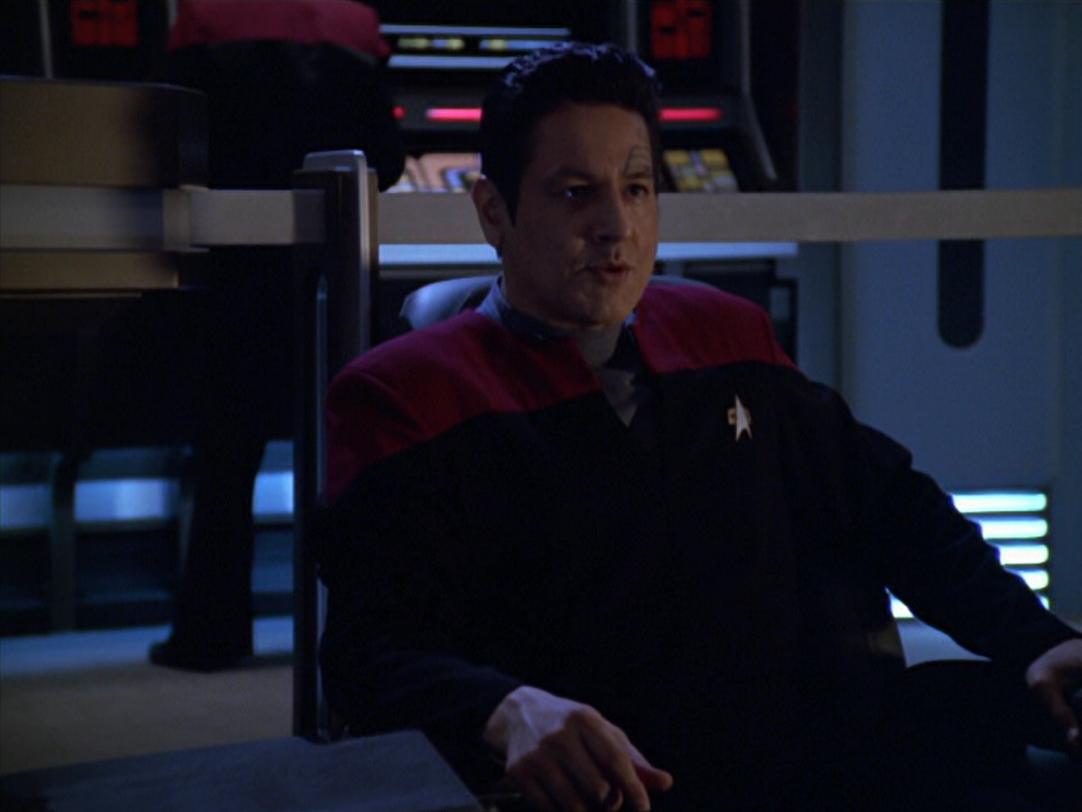 extant_StarTrek_VOY_5x20-ThinkTank_02461.jpg