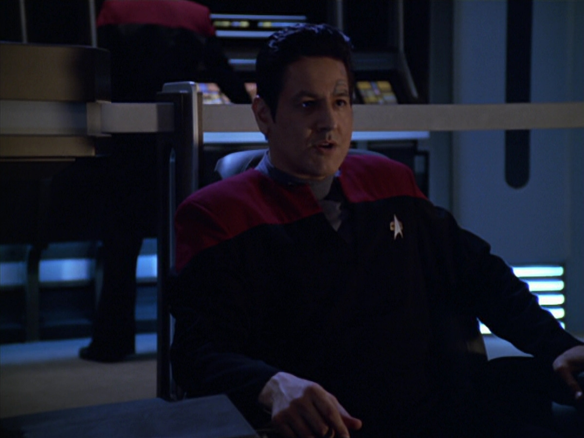 extant_StarTrek_VOY_5x20-ThinkTank_02462.jpg