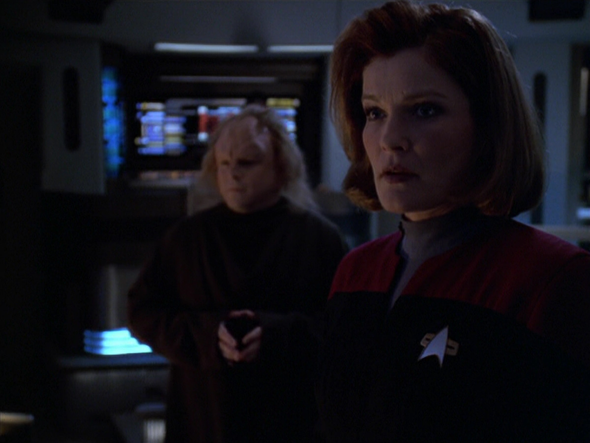extant_StarTrek_VOY_5x20-ThinkTank_02471.jpg