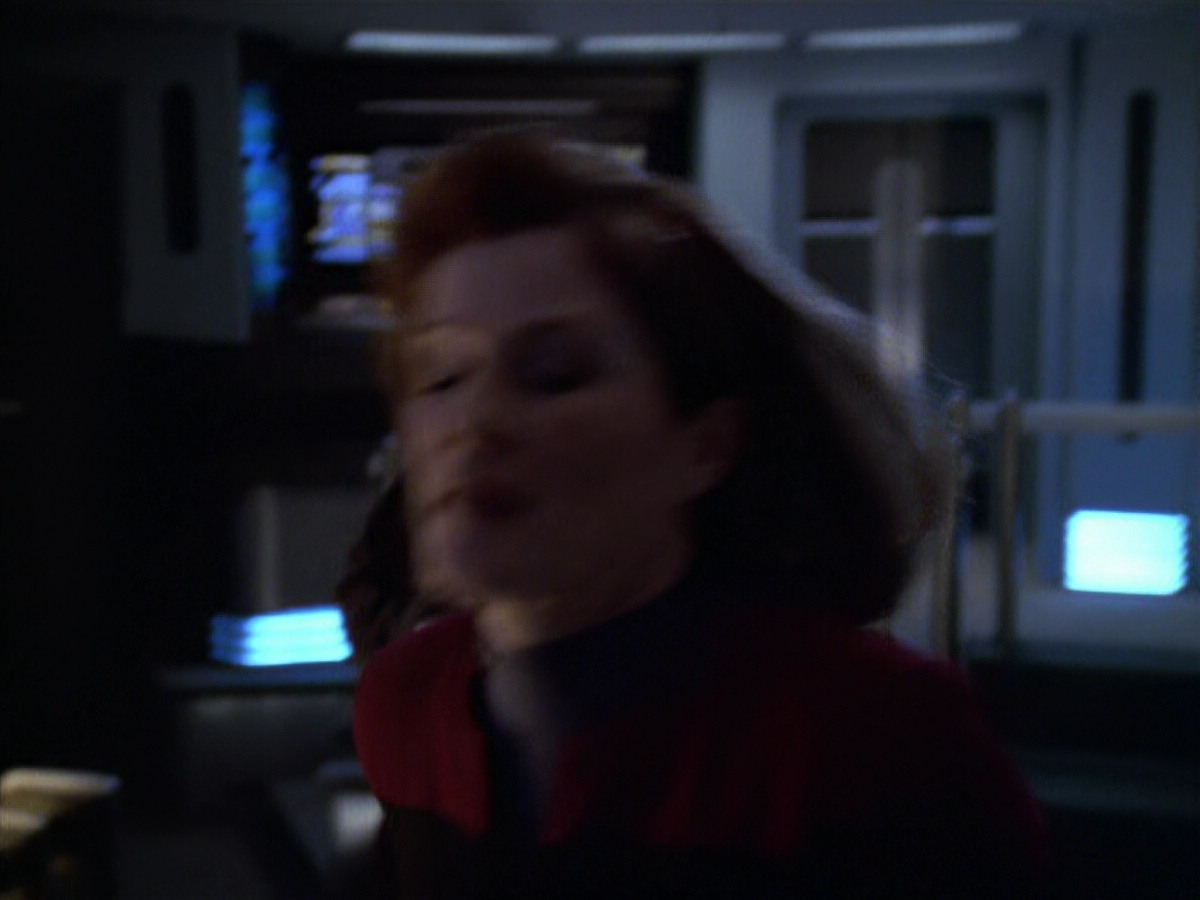 extant_StarTrek_VOY_5x20-ThinkTank_02472.jpg