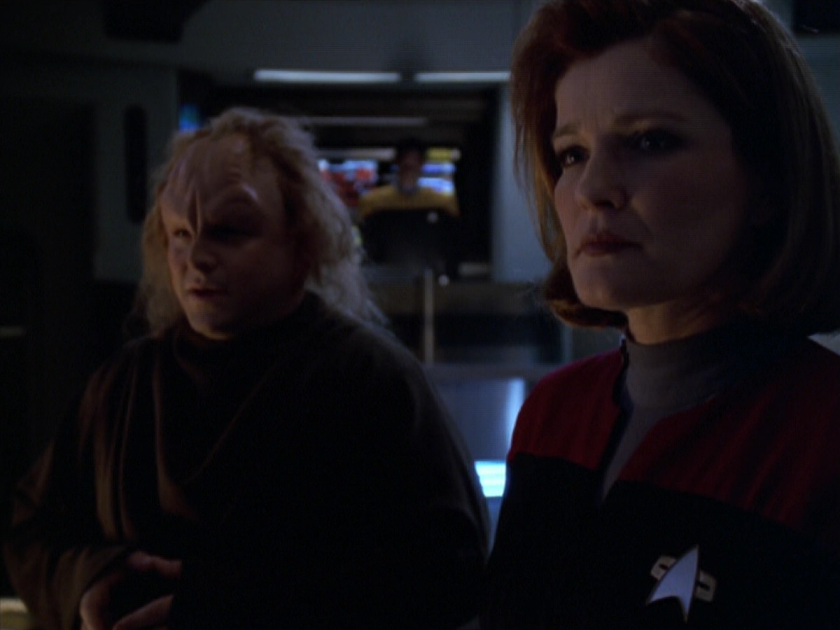 extant_StarTrek_VOY_5x20-ThinkTank_02477.jpg