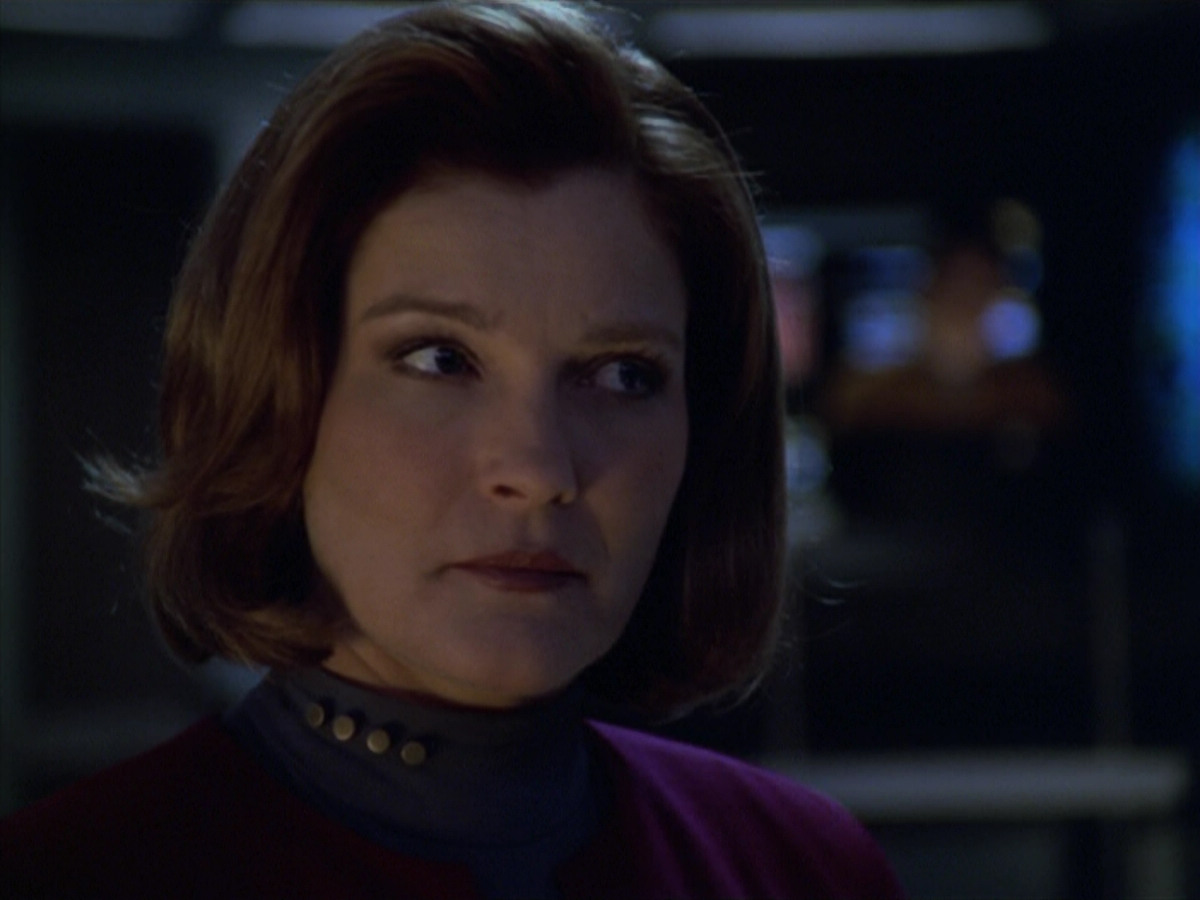 extant_StarTrek_VOY_5x20-ThinkTank_02488.jpg