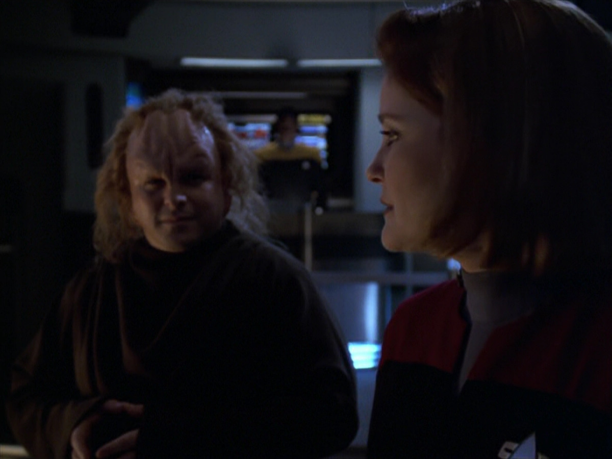 extant_StarTrek_VOY_5x20-ThinkTank_02519.jpg