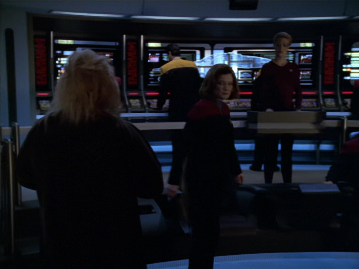 extant_StarTrek_VOY_5x20-ThinkTank_02526.jpg