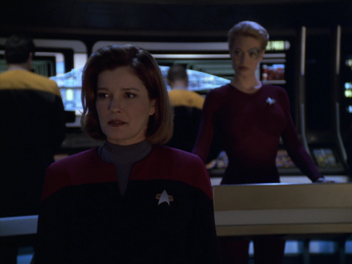 extant_StarTrek_VOY_5x20-ThinkTank_02544.jpg