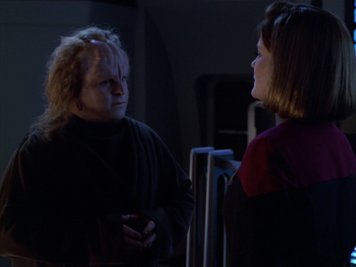 extant_StarTrek_VOY_5x20-ThinkTank_02571.jpg